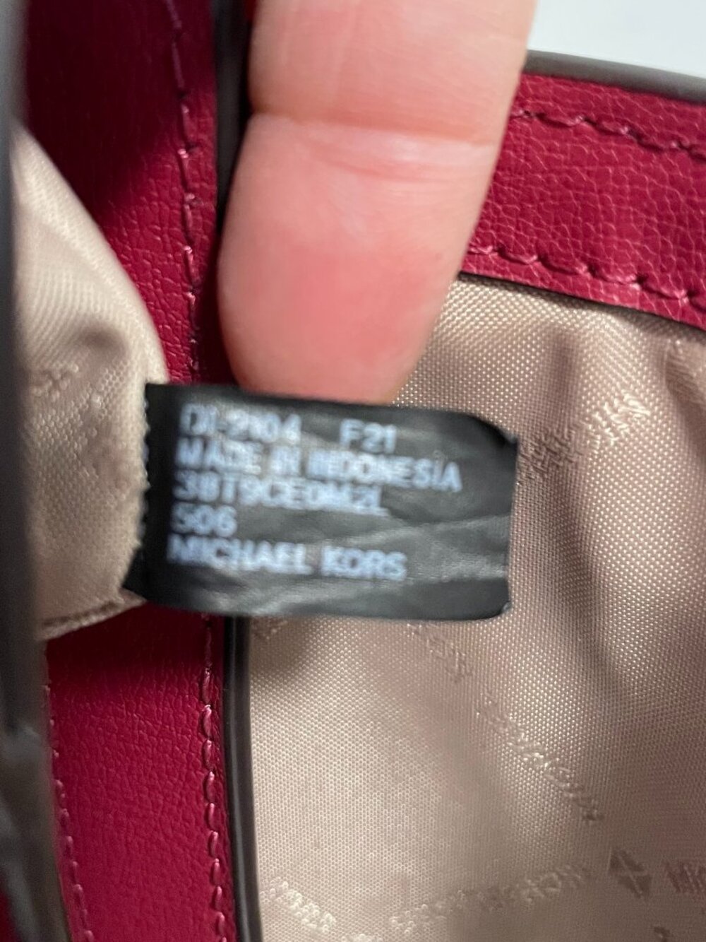 Michael Kors Ellis Medium Flap Messenger/Shoulder Bag Maroon Leather - Picture 13 of 15